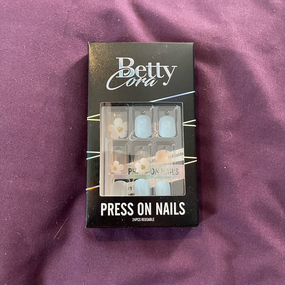 🖤 Pick Any 3/$30 Sale Betty Cora Press On Nails